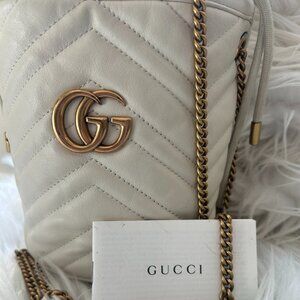 Gucci GG Marmont Bucket Bag -off white (not a pure white)
